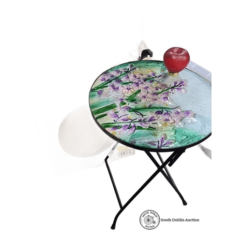 993 - Belavi decorative glass table with handpainted bluebell design, features a vibrant floral motif on a... 