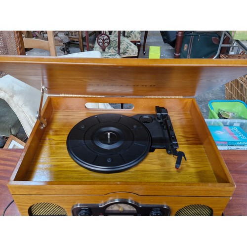 880 - A Stortford model 8714 retro style CD, radio, vinyl record and USB music player And tape player. . I... 