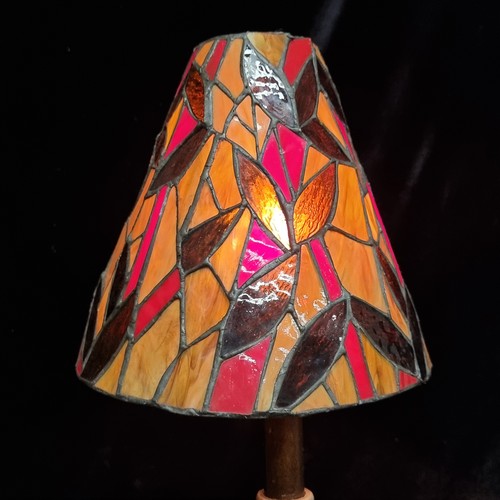 347 - A beautiful and highly ornate table lamp with gorgeous fleur de lis decoration to base in high relie... 