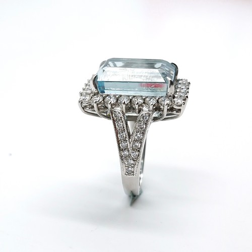 1 - Super Star Lot : An outstanding 18 carat huge 13.8 Carat Zambian Aquamarine diamond ring stamped 750... 