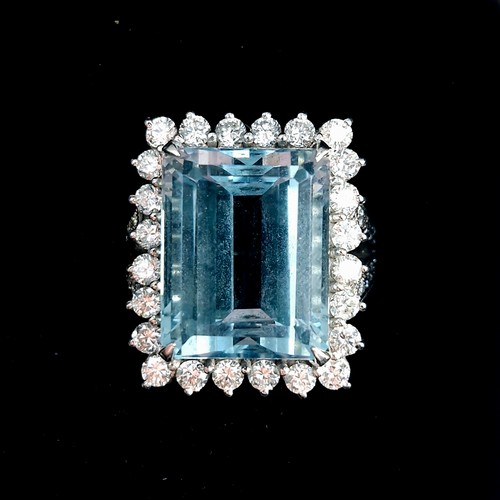 1 - Super Star Lot : An outstanding 18 carat huge 13.8 Carat Zambian Aquamarine diamond ring stamped 750... 