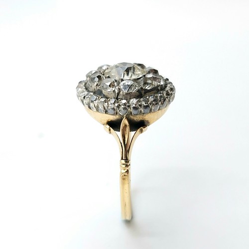 3 - Super Star Lot : A fine antique diamond target cluster ring - No stamp but tested 18 carat gold. Cen... 