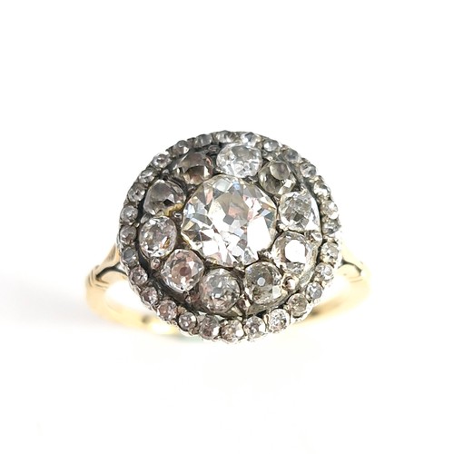 3 - Super Star Lot : A fine antique diamond target cluster ring - No stamp but tested 18 carat gold. Cen... 