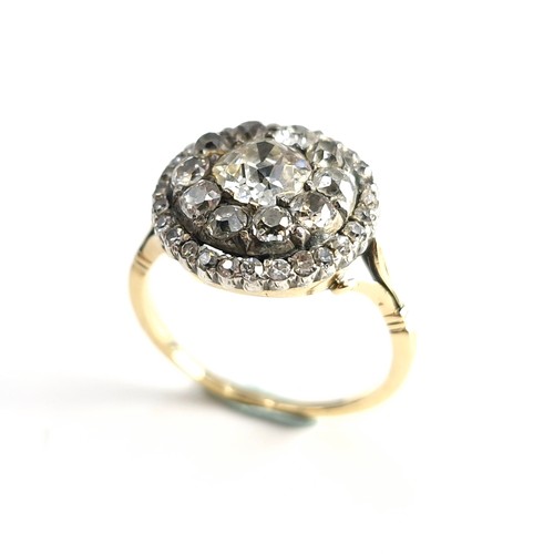 3 - Super Star Lot : A fine antique diamond target cluster ring - No stamp but tested 18 carat gold. Cen... 