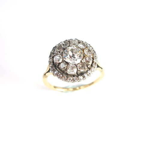 3 - Super Star Lot : A fine antique diamond target cluster ring - No stamp but tested 18 carat gold. Cen... 