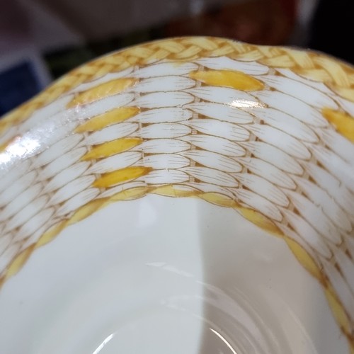 462 - 18 pieces of Art Deco Grafton China including cups, saucers and sandwich plate. IN a harvest yellow ... 