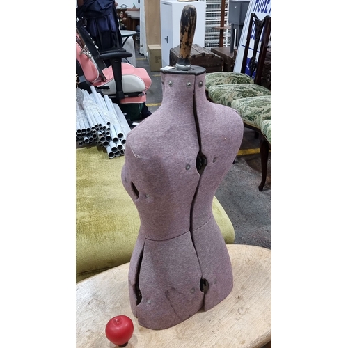 481 - Vintage adjustable dressmaker's mannequin with wooden finial. Fabric-covered torso. Classic design w... 