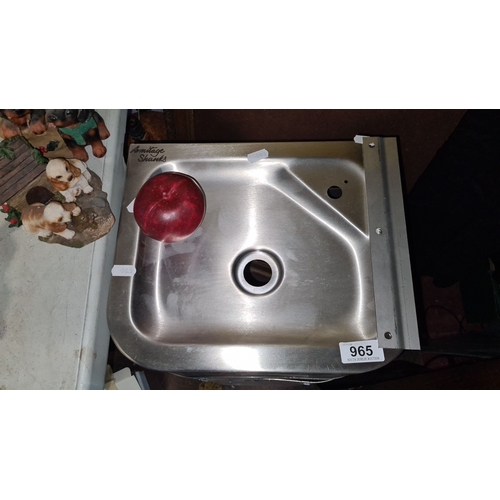 965 - A brand new Stainless steel Armitage Shanks drinking fountain, modern design, with fixture capabilit... 