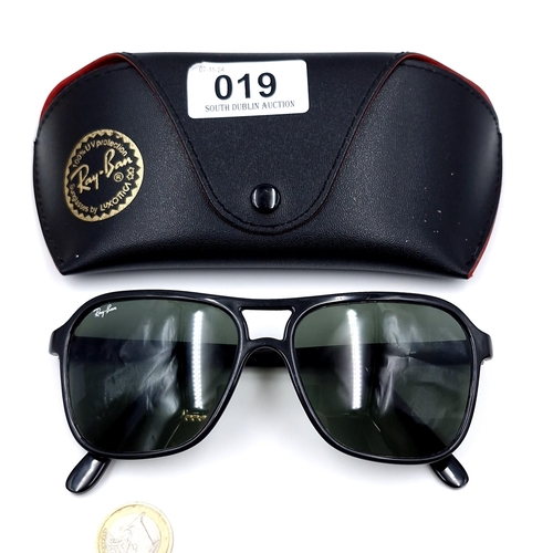 19 - A pair of Ray-Ban marked Bausch & Lomb. Serial nos. to frame. Enclosed in a Ray-ban pouch.