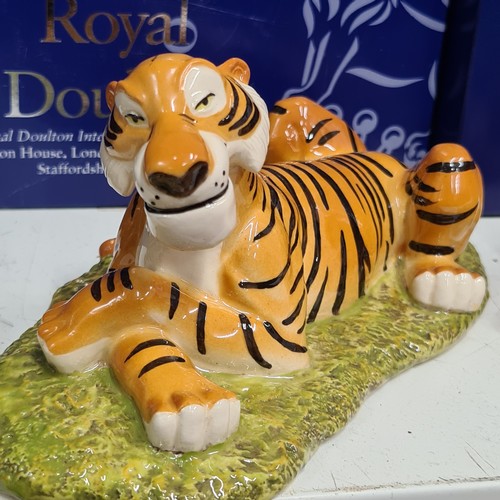 128 - Super Star Lot : A fabulous selection of eight Royal Doulton Jungle Book from the1 Showcase Collecti... 