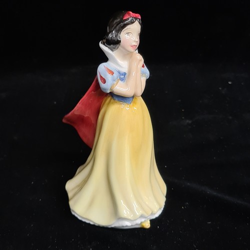 133 - Star Lot : A full collection of Snow White and the seven dwarfs from Royal Doulton, all in as new co... 