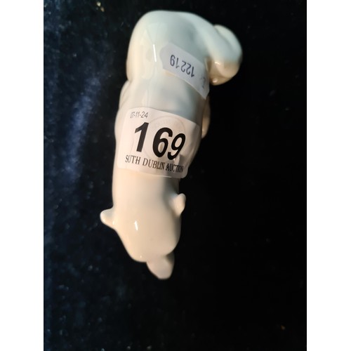 169 - A charming Bing & Grondahl, Denmark porcelain Polar bear figurine. Marked B&G 2217 to base. In good ... 