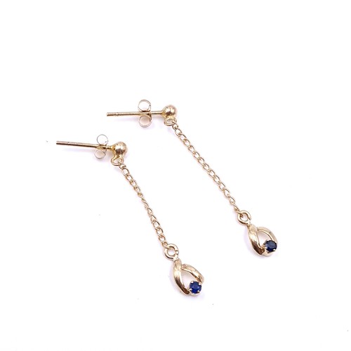 7 - A very elegant pair of nine carat gold sapphire stud earrings. Weight - 0.85 grams.