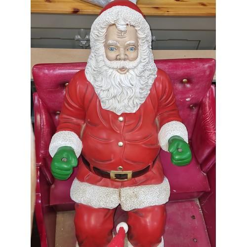 675 - Super Star lot : A very large full size Santa Claus in sleigh, vivid colors. Realistic features with... 