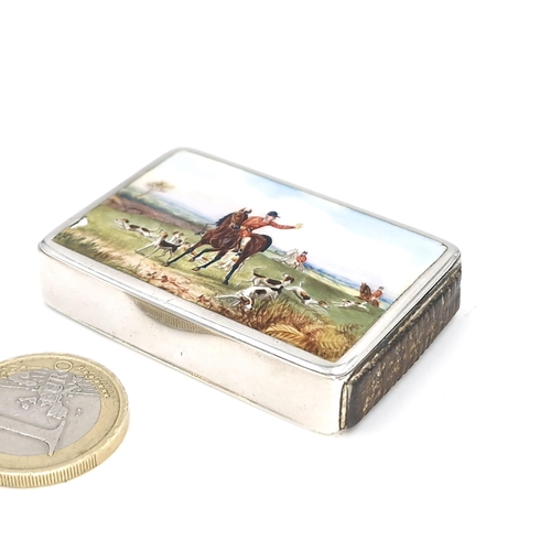 27 - A fabulous vignette box hallmarked Birmingham depicting a coloured hunting scene. Box in good, clean... 