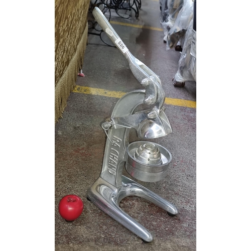 656 - A Ra Chand J500 citrus press juicer. The largest machine on the market. RRP $200.00 on www.southwest... 