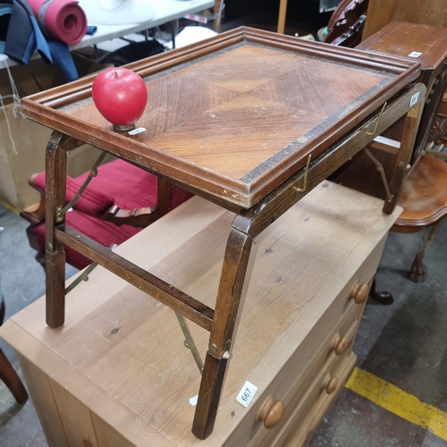 666 - A superb Mid Century butler tray with removable tray top and folding legs.