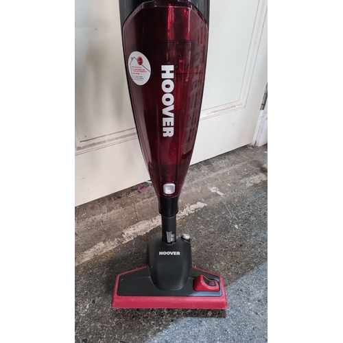 1107 - Hoover syrene  vacuum cleaner, 14.4V, black and red design.