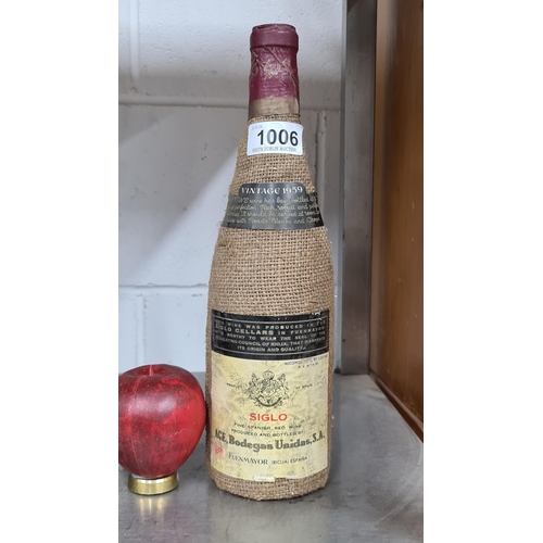 1006 - A vintage 1959 bottle of Siglo fine Spanish red wine.