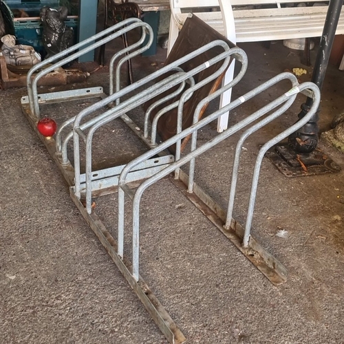 1391 - Two Metal bicycle rack, can hold up to 4 bikes.
Previous in auction on 14.11.24 with Lot no. 1099