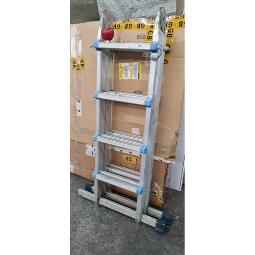 1180 - A high quality eight rung aluminum extendable platform ladder.