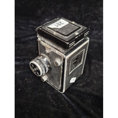 281 - Star lot : A vintage 1960s Rolleiflex camera