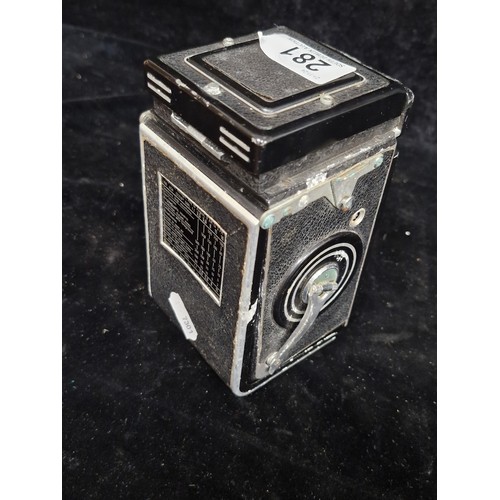 281 - Star lot : A vintage 1960s Rolleiflex camera