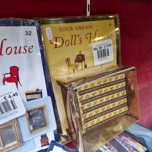 400 - Star Lot: A super large collection of vintage Doll's House furniture. Your Dream branded. This was a... 