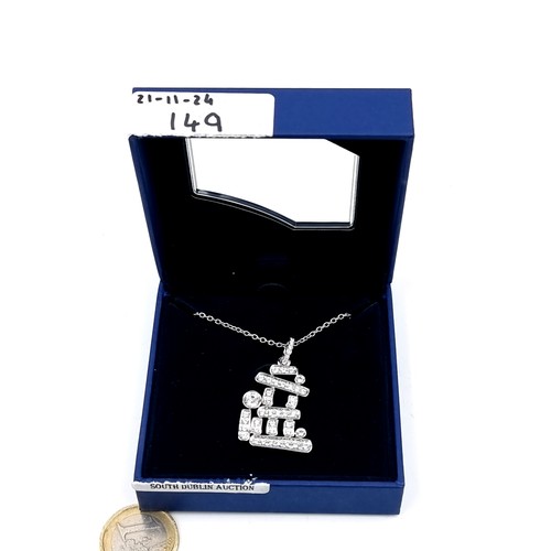 149 - A stylish Swarovski Crystal pendant necklace. Housed in original box. Comes with certificate of auth... 