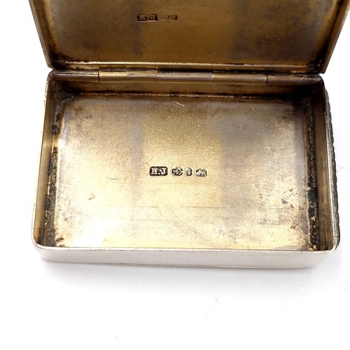 27 - A fabulous vignette box hallmarked Birmingham depicting a coloured hunting scene. Box in good, clean... 