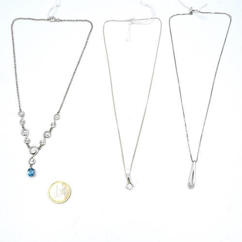 610 - A collection of items consisting of a sterling silver gem set pendant necklace. Length - 40 cms. Tog... 