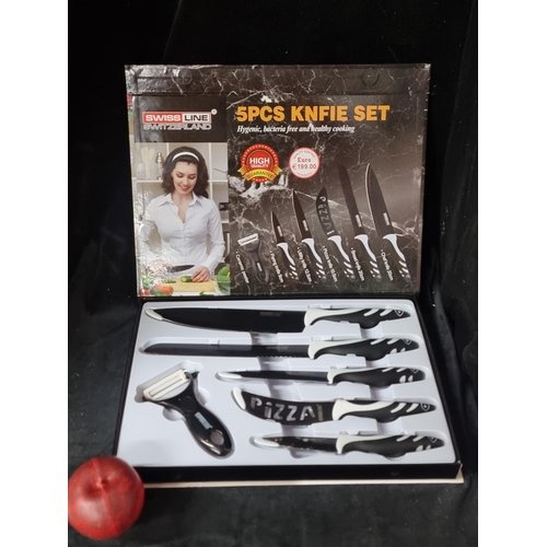 816 - A high quality Swiss Line 5 piece knife set.