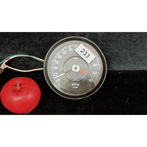 1175 - A vintage Smiths speedometer. 0-65
Previous in auction on 21.11.24 with Lot no.233