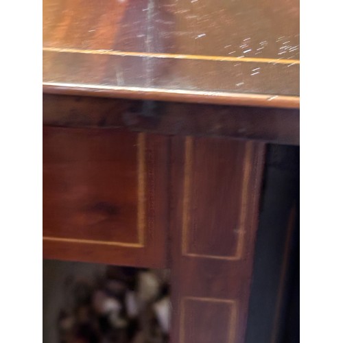 1019 - Star Lot : An Edwardian drop leaf table with lovely flamed mahogany grain and string inlay , From th... 