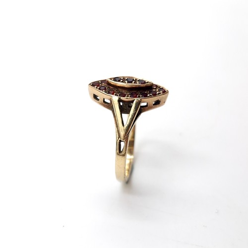 586 - Star Lot : An antique nine carat gold pretty garnet stone ring. Size - N. Weight - 3.24 grams. Boxed... 