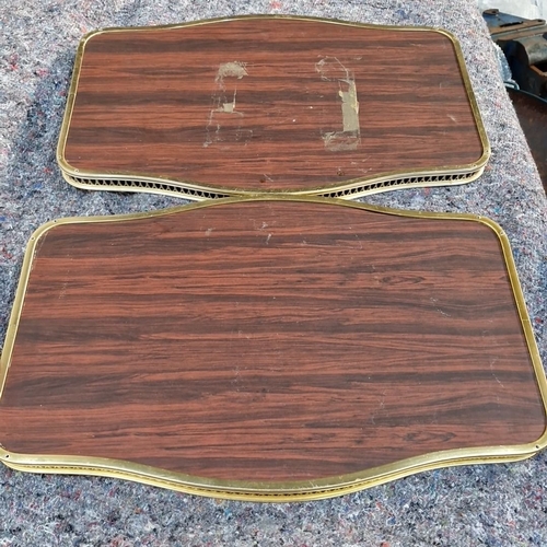 1398 - Pair of vintage faux wood and brass serving trays with ornate edging. Classic mid-century design. Pr... 