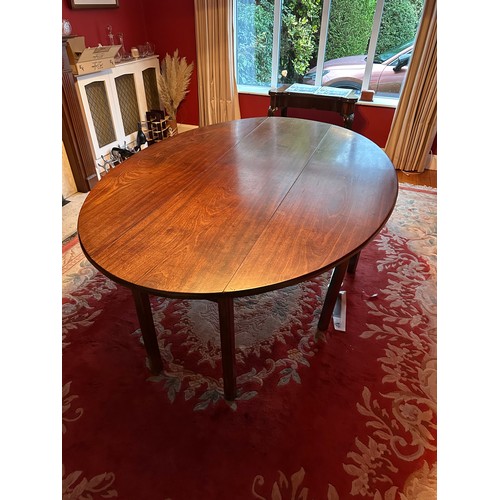 1258 - Super Star Lot : A fabulous Irish Georgian Hunt table, in lovely condition with super colour and gra... 