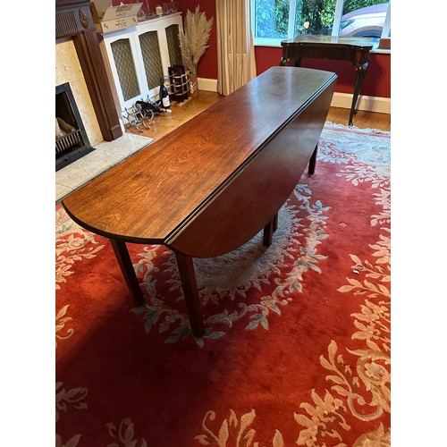 1258 - Super Star Lot : A fabulous Irish Georgian Hunt table, in lovely condition with super colour and gra... 