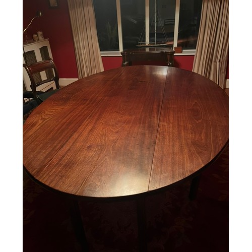 1258 - Super Star Lot : A fabulous Irish Georgian Hunt table, in lovely condition with super colour and gra... 