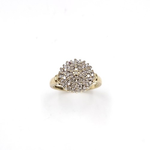 30 - Star Lot : A pretty nine carat gold diamond cluster ring. Size - N. Weight - 3.37 grams.