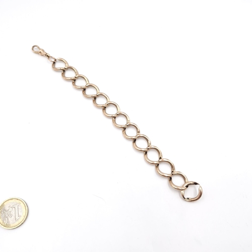 37 - An antique 9ct gold link bracelet with lobster clasp. Weight - 15.4 grams.