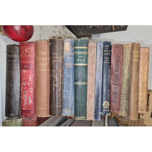 1144 - Collection of vintage books including 