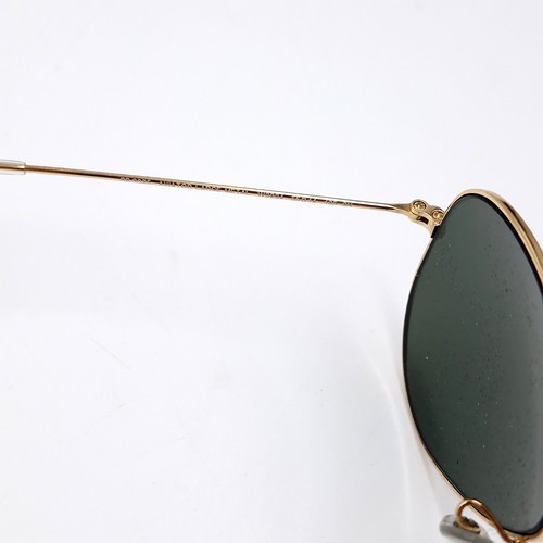 589 - A pair of Ray-Ban aviator sunglasses with metal frames in excellent condition. Lenses clear with no ... 