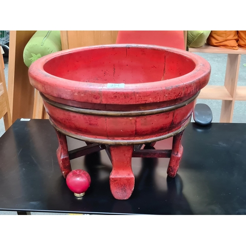 354 - A fabulous Chinese wood lacquer wash basin. Very cool piece