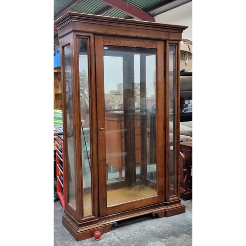 951 - Super Star Lot : A Large Mahogany stunning Italian made glass fronted Display Cabinet. Features thre... 