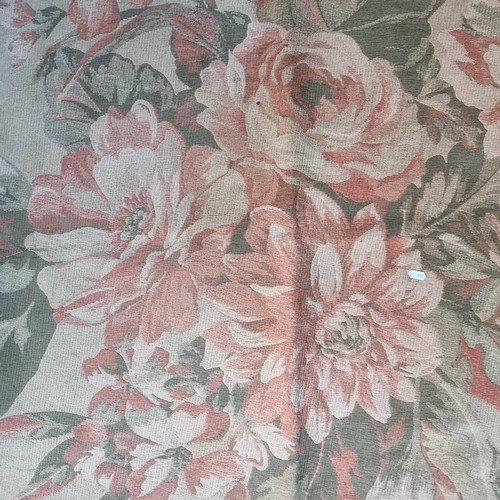 332 - Star lot : A super Laura Ashley rug. Very pretty colours and in good order. 227 cm x 175 cm