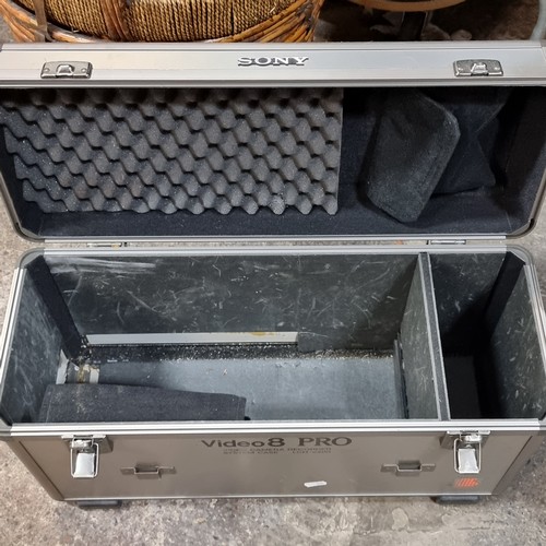 SONY Video8 システムケース LCH-V8902 A 'SONY' Video8 Pro Video Camera Recorder System Case LCH-V200.