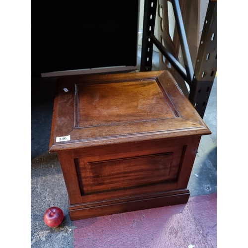 346 - A very handsome antique mahogany coal / log box with brass hardware.