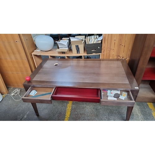 412 - Star Lot : A very high end executive desk by Arca with three hidden drawers and integrated cable hol... 