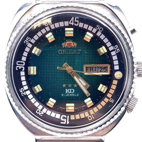 19 - Star lot : 
A rare orient 3 star 21 jewels green S 469135A-4B CA In good working order, Very funky l... 